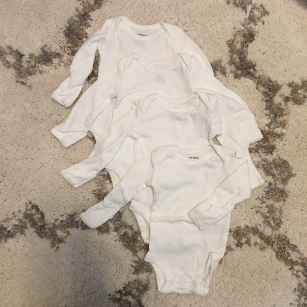 NWOT: Set of 4 Carter’s onesies, Preemie Size